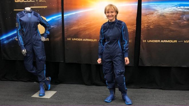 BBC - A professora de 61 anos Ketty Maisonrouge comprou a passagem ao espaço há 15 anos, em 2005. Neste ano, finalmente, deve realizar esse sonho. (Foto: BBC)