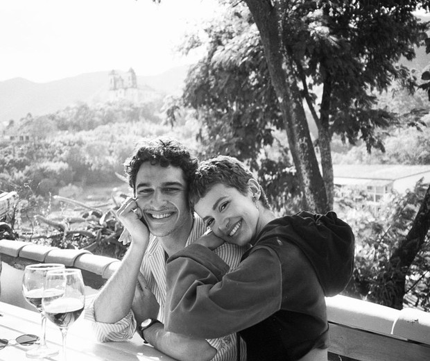 Manu Gavassi e o novo namorado, Julio Reis (Foto: Reprodução/Instagram)