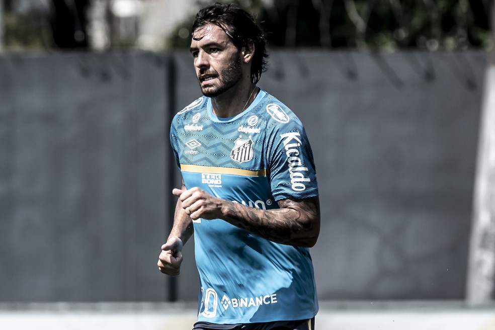 Ricardo Goulart durante treino do Santos — Foto: Ivan Storti/Santos FC