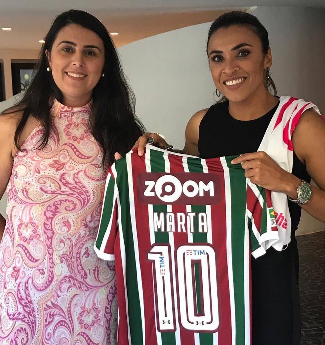 Fluminense entrega camisa 10 a Marta