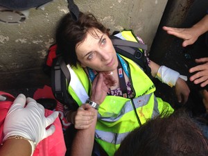 Jornalista da CNN é ferida em manifestação (Foto: Darlan Alvarenga/G1)