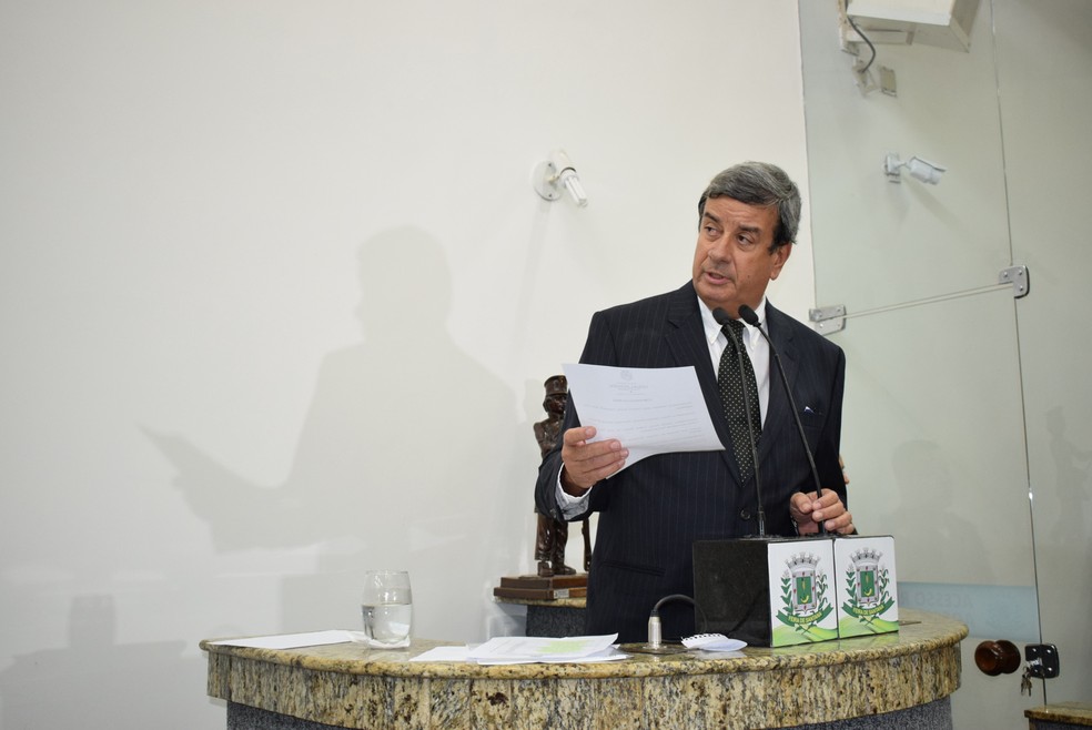 Cerimônia foi realizada nesta terça, na Câmara de Vereadores da cidade (Foto: Câmara de Vereadores de Feira de Santana/ Divulgação)