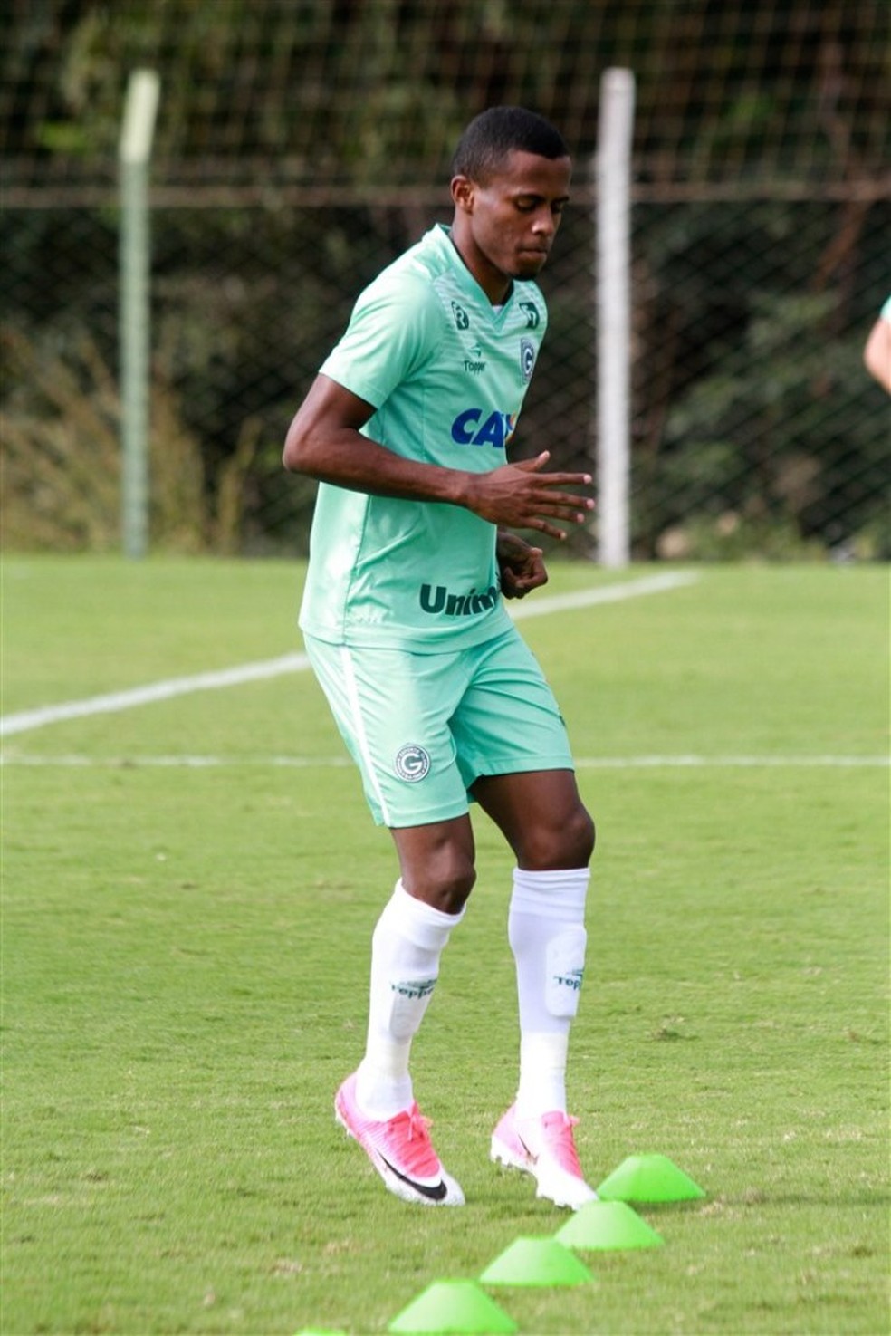 Carlos Eduardo, do Goiás, está na mira do São Paulo (Foto: Rosiron Rodrigues / Goiás E.C.)