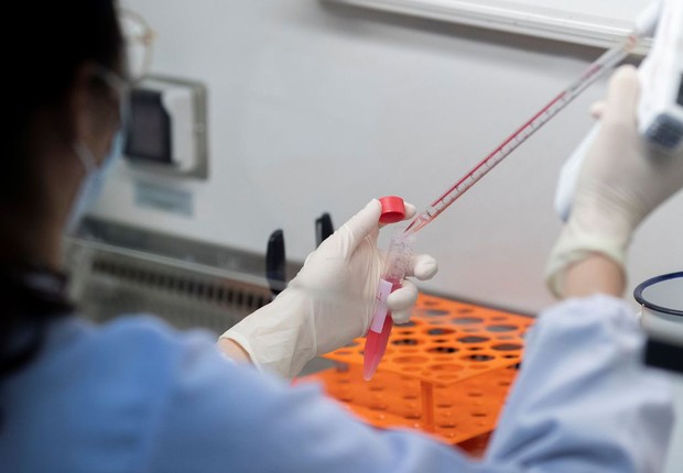 Saúde Covid-19: cientistas lançam campanha de doação de insumos para testes (Foto: REUTERS/Thomas Peter/Direitos Reservados)