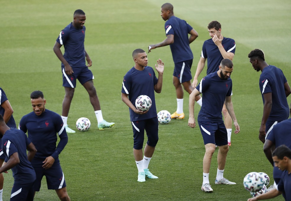 Seleção da França, de Mbappé, lidera o Grupo F da Eurocopa-2020 — Foto: Reuters