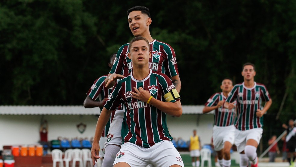 Arthur comemora gol contra o Vasco em vitória por 2 a 1 pela Taça Guanabara — Foto: Lucas Merçon/FFC