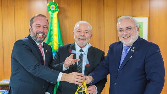 Taxa provisória e disputa por conselho fazem da Petrobras o Triângulo das Bermudas de Lula