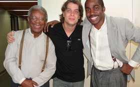 Fábio Assunção visita Lázaro Ramos e Milton Gonçalves no estúdio