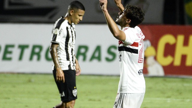 Igor Gomes comemora o primeiro gol do São Paulo