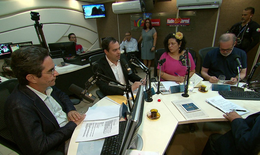 Candidatos ao governo de Pernambuco participaram de debate na Rádio Jornal, no Recife (Foto: Antônio Henrique/TV Globo)