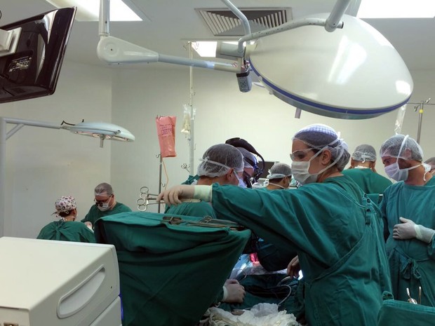 Paciente de Pouso Alegre, MG, passou por transplante de fígado em Itajubám MG, neste domingo (19) (Foto: Ascom/Hospital Escola de Itajubá)