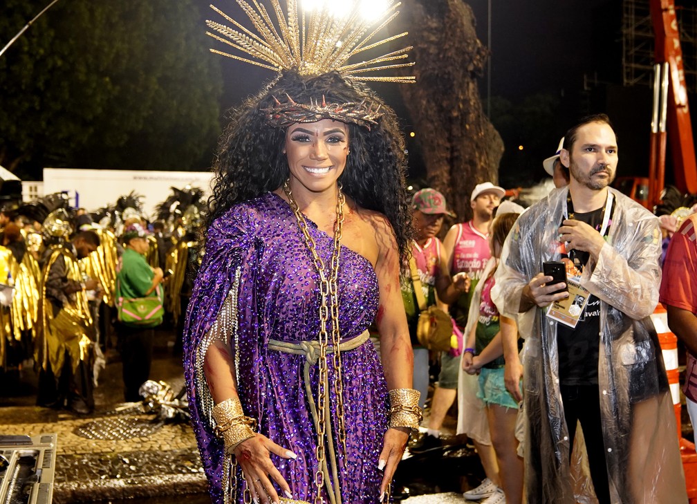 Evelyn Bastos, rainha da Mangueira — Foto: Marcos Serra Lima/G1