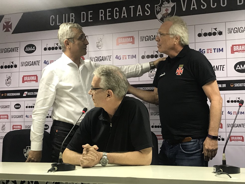 Alexandre Campello com Alberto Bial no Vasco da Gama (Foto: Gabriel Fricke)