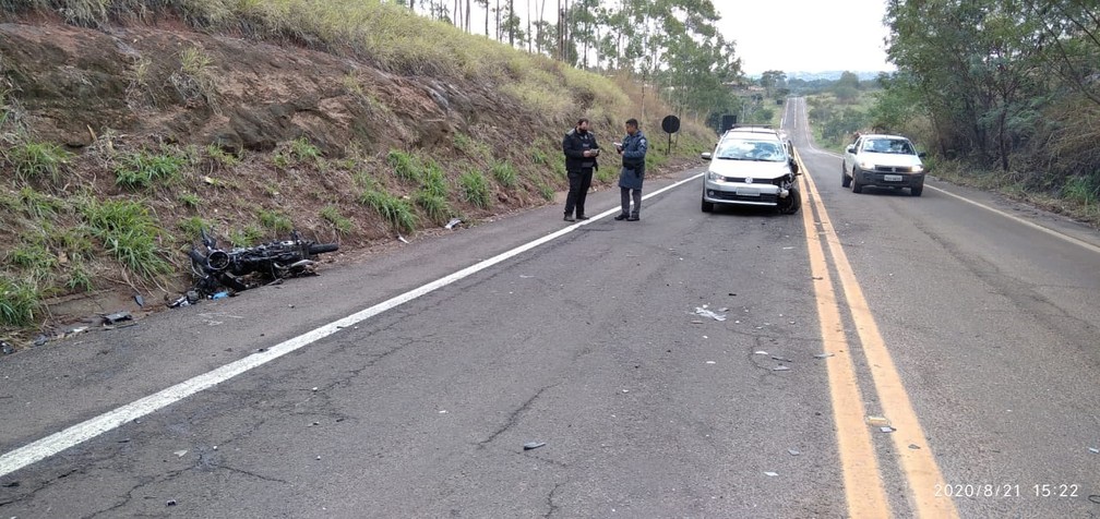 Motociclista morreu vítima de acidente de trânsito na Rodovia Ângelo Rena, em Presidente Prudente, nesta sexta-feira (21) — Foto: Polícia Militar