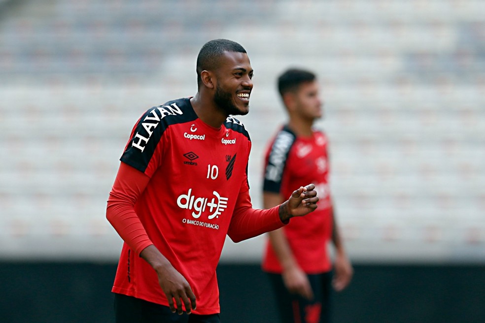 Marcelo Cirino pode voltar no Internacional x Athletico de quinta-feira — Foto: Arquivo/Albari Rosa/Gazeta do Povo