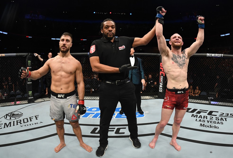 Chris Fishgold festeja a vitÃ³ria sobre Daniel Teymur no UFC Praga â?? Foto: Getty Images