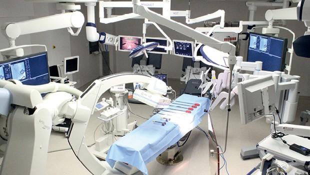 Empresa do Ano: Hospital Albert Einstein - Sala de um dos centros cirúrgicos, equipada com recursos de robótica para procedimentos menos invasivos (Foto: Divulgação)
