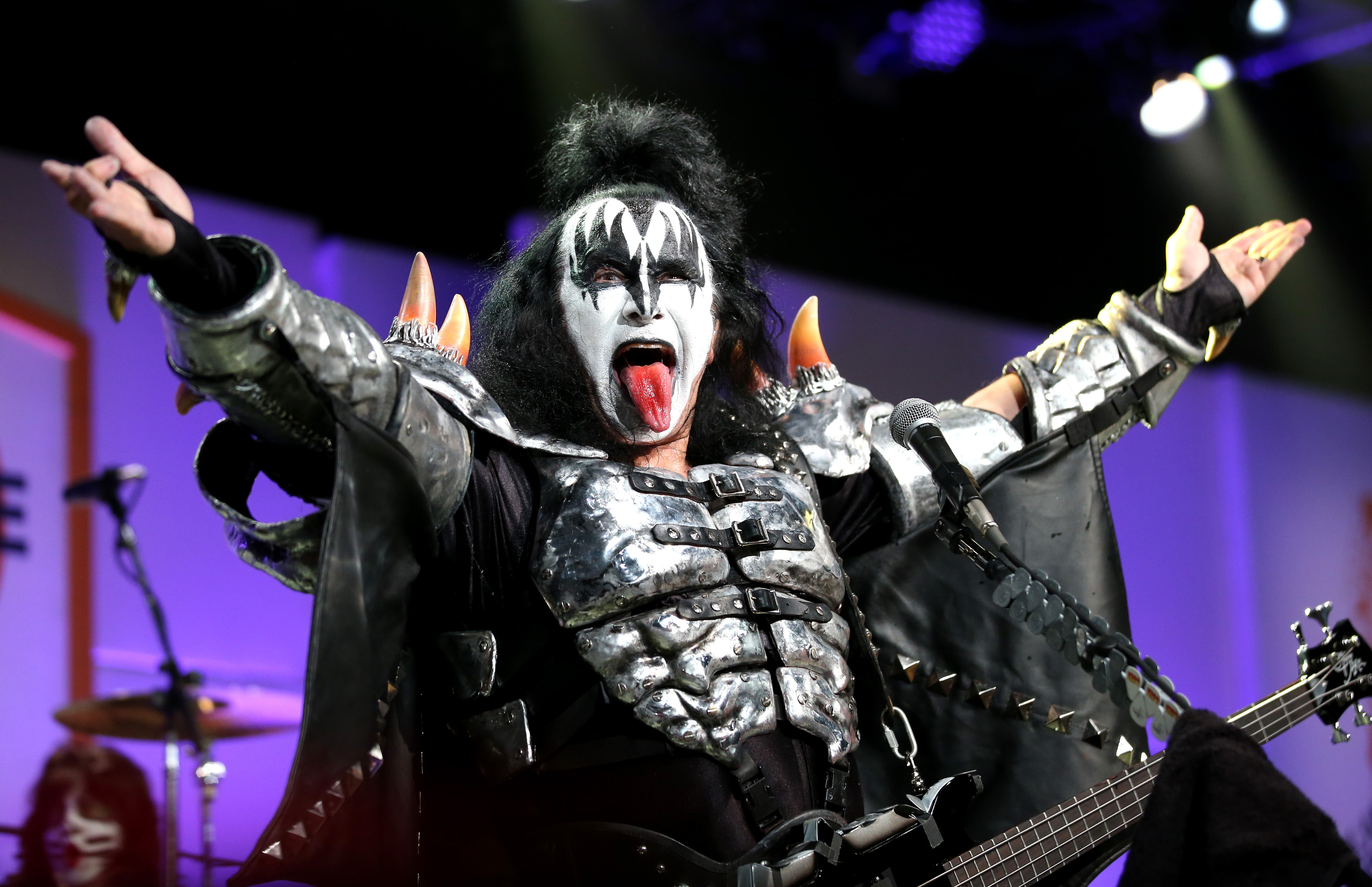 O cantor Gene Simmons em um show do Kiss (Foto: Getty Images)