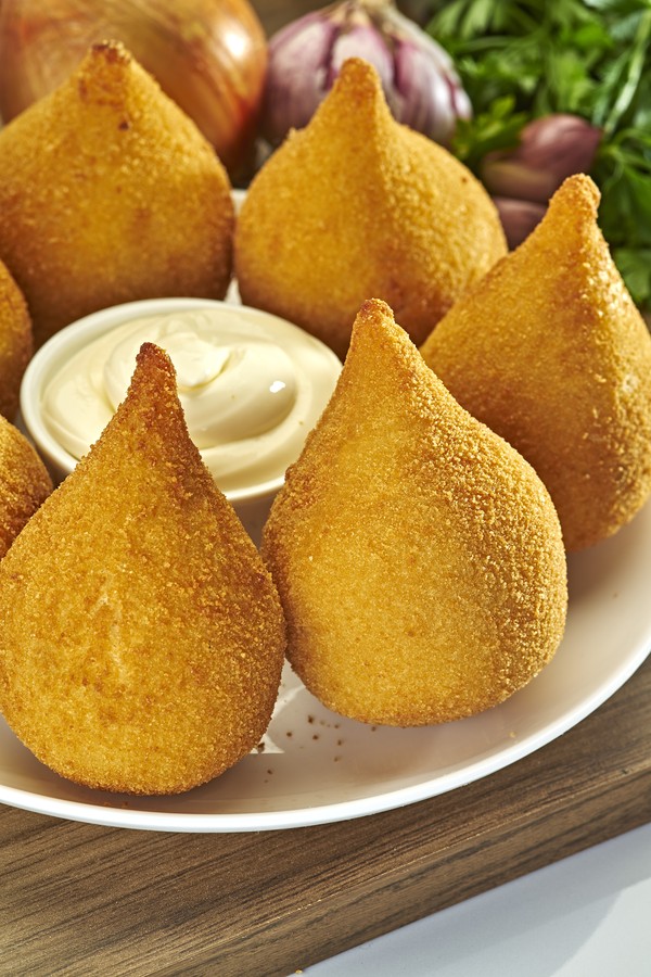 E aí, vai uma coxinha? (Foto: Thinkstock) E aí, vai uma coxinha? (Foto: Thinkstock)