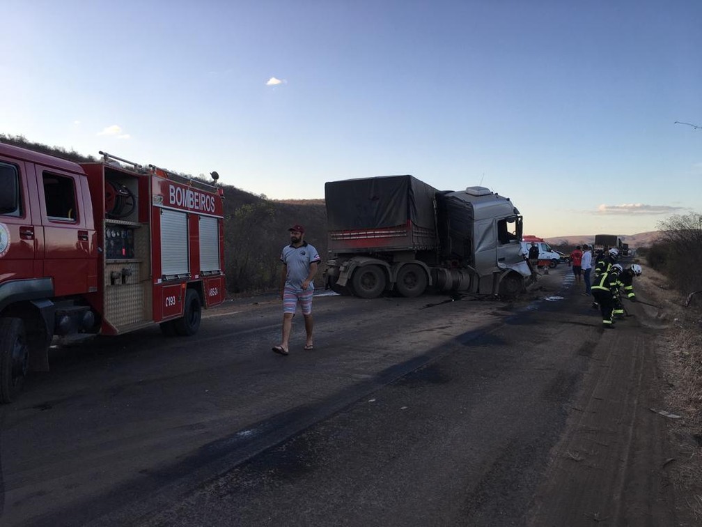 Acidente aconteceu nesta sexta-feira (23) — Foto: Gazeta 5