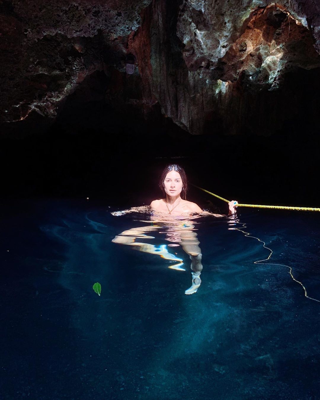 Thayla Ayala mergulha no Cenote Siete Bocas (Foto: Reprodução/Instagram)