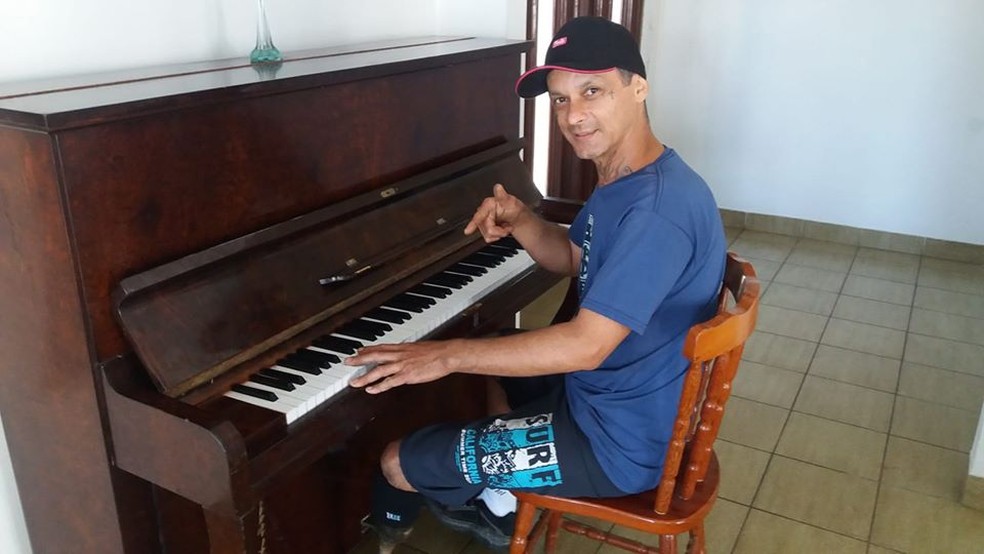 M&aacute;rcio se adaptou para conseguir andar &mdash; Foto: Reprodu&ccedil;&atilde;o/ Facebook