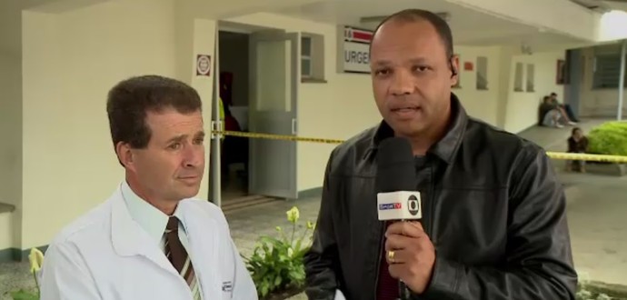 Médico Guillermo Molina confirma morte de Danilo (Foto: Reprodução SporTV)