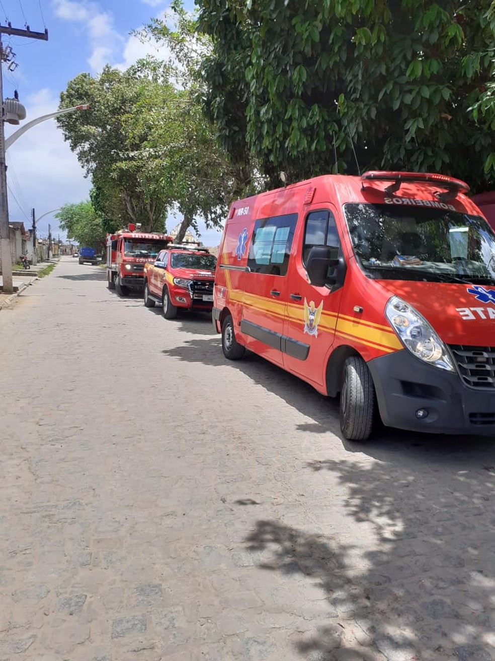 Bombeiros enviaram três viaturas para ocorrência de incêndio em Marechal Deodoro, Alagoas — Foto: Corpo de Bombeiros