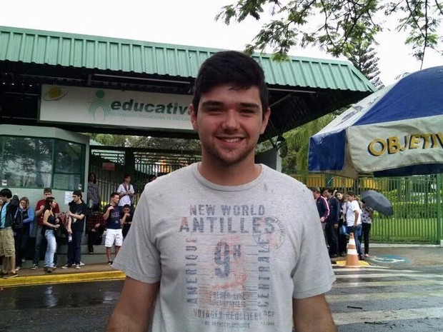 O estudante Yuri Lobato, de 19 anos, faz a prova em São Carlos pela segunda vez e pretende cursar medicina na USP  (Foto: Fabio Rodrigues/ G1)
