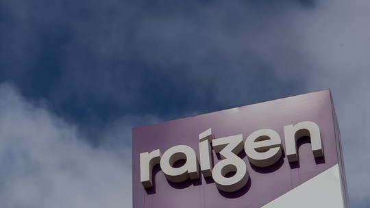 Agenda de empresas: Raízen anuncia emissão de R$ 2 bi em debêntures; Ambify, da Ambipar, listará utility token