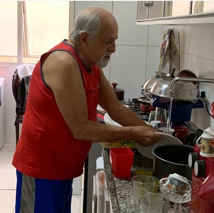 Ary Fontoura, de 87 anos, mostra a vida como ela é (Foto: Reprodução/Instagram)