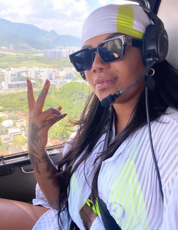 Ludmilla no helicóptero (Foto: Reprodução/ Instagram)
