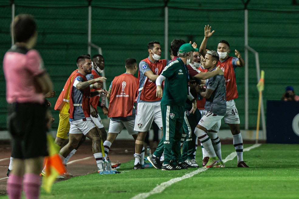 Jogadores do Fluminense comemorando contra o Petrolero na Bolívia — Foto:  MARCELO GONCALVES/FLUMINENSE FC