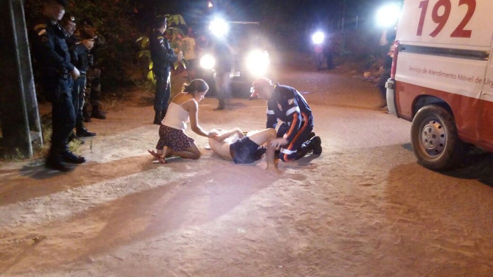 Testemunahs viram jovem correndo antes de ser baleado (Foto: Robson Moreira/Rede Amazônica Roraima)