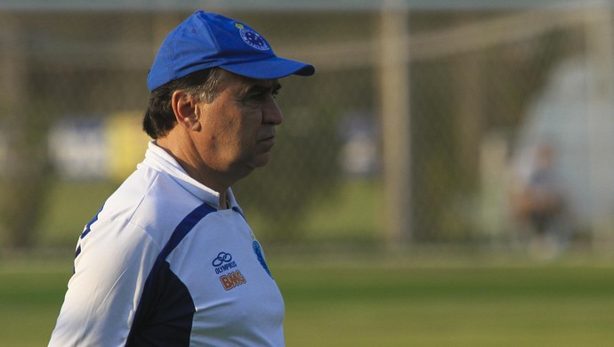 Marcelo Oliveira pede cautela contra o Flamengo: Torcida deles vai apoiar