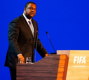 OFF - Fiança de envolvido em escândalo  da Fifa inclui aliança e carros de luxo