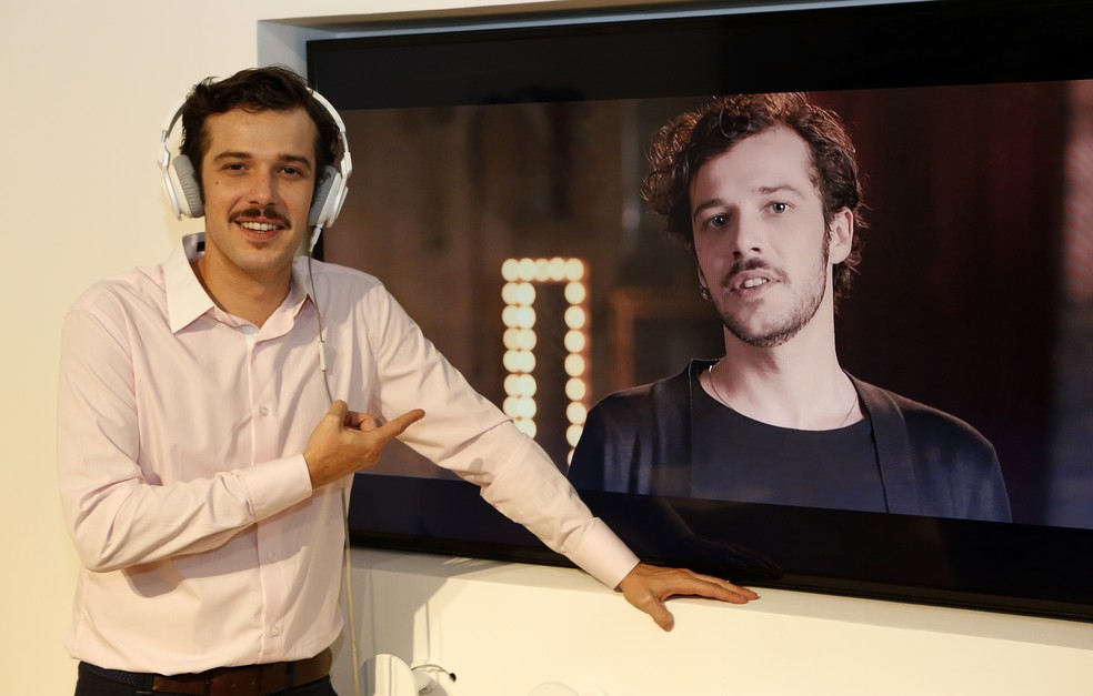 O ator Jayme Matarazzo conhece o espaço temático de 150m² e comenta sobre seu novo personagem (Foto: Fábio Rocha/Gshow)