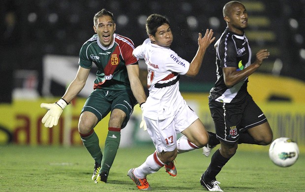 Osvaldo brinca com golaço contra o Vasco: ‘Parecia o Cristiano Ronaldo’