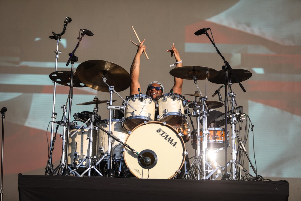 Baterista de Khalid durante show do cantor no Lollapalooza 2018 (Foto: Marcelo Brandt/G1)