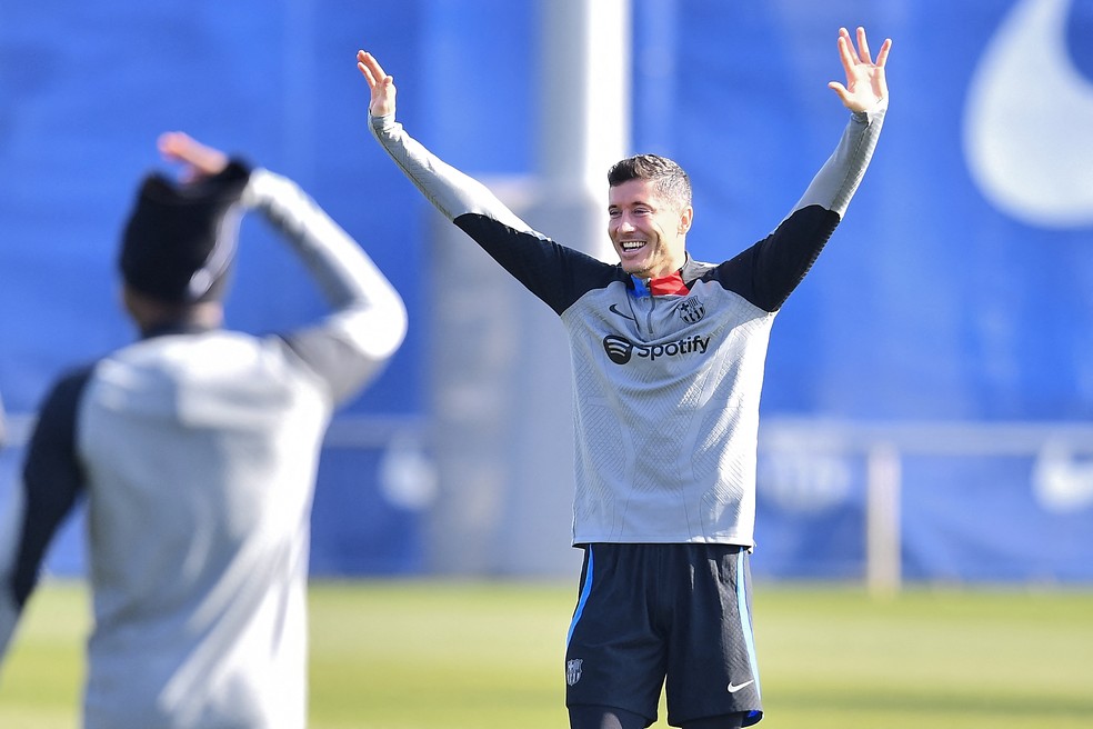 Lewandowski é a principal aposta de gols do Barcelona contra o Manchester United — Foto: AFP