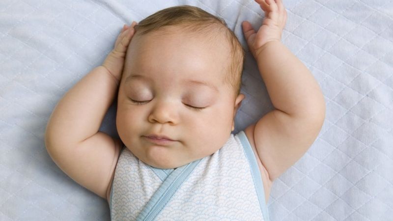 Cientistas estão desvendando os segredos para o sono seguro e saudável dos bebês (Foto: Getty Images via BBC News)