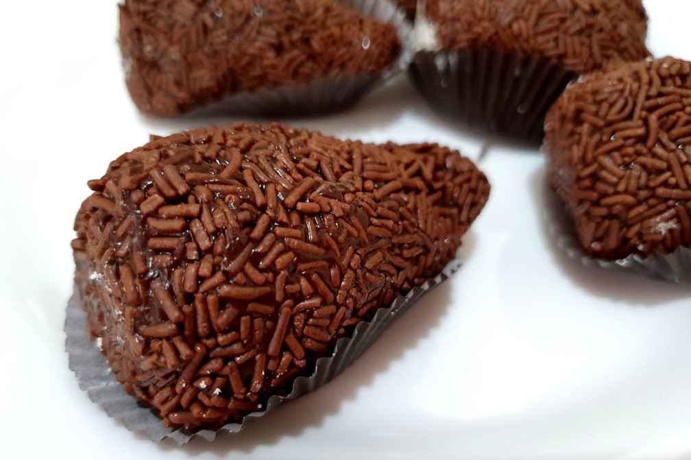 Coxinha De Brigadeiro Com Morango E Simplesmente Irresistivel Aprenda Culinaria 013 G1 Vamos conhecer os benefícios aos quais a bebida já foi associada e aprender como fazer algumas receitas do chá? coxinha de brigadeiro com morango e