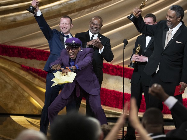 Spike Lee no palco do Oscar 2019 (Foto: Getty Images)