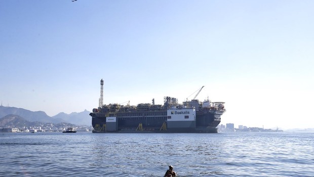 Plataforma de petróleo (Foto: Tânia Rego/Agência Brasil)