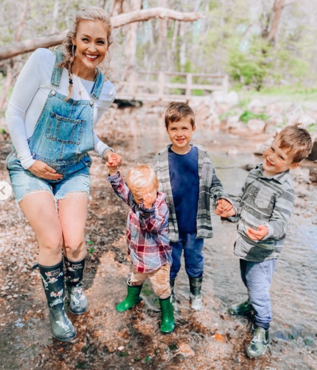 Brooke disse que os meninos brincam com frequência no bosque perto de sua casa (Foto: Reprodução Instagram)