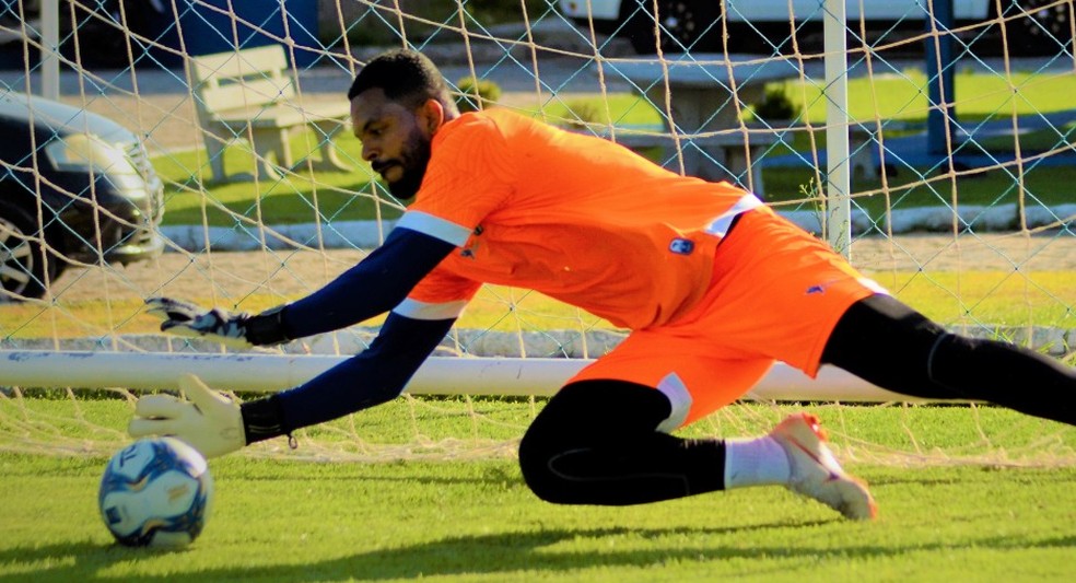 Thiago Rodrigues iniciou a Série B como titular do CSA — Foto: Augusto Oliveira/Ascom CSA