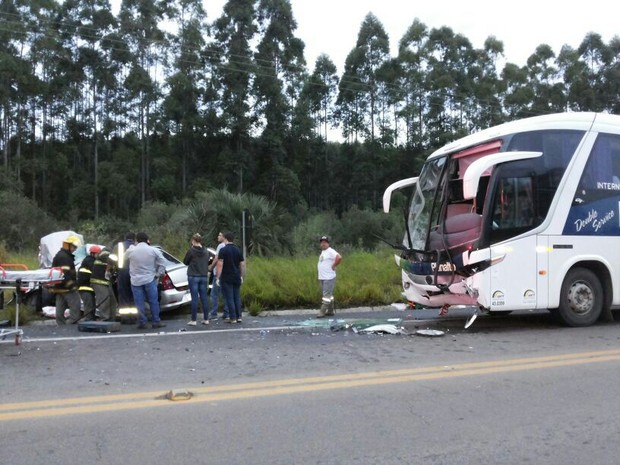 Mãe e filha morreram em acidente de trânsito no RS (Foto: Divulgação/PRF)