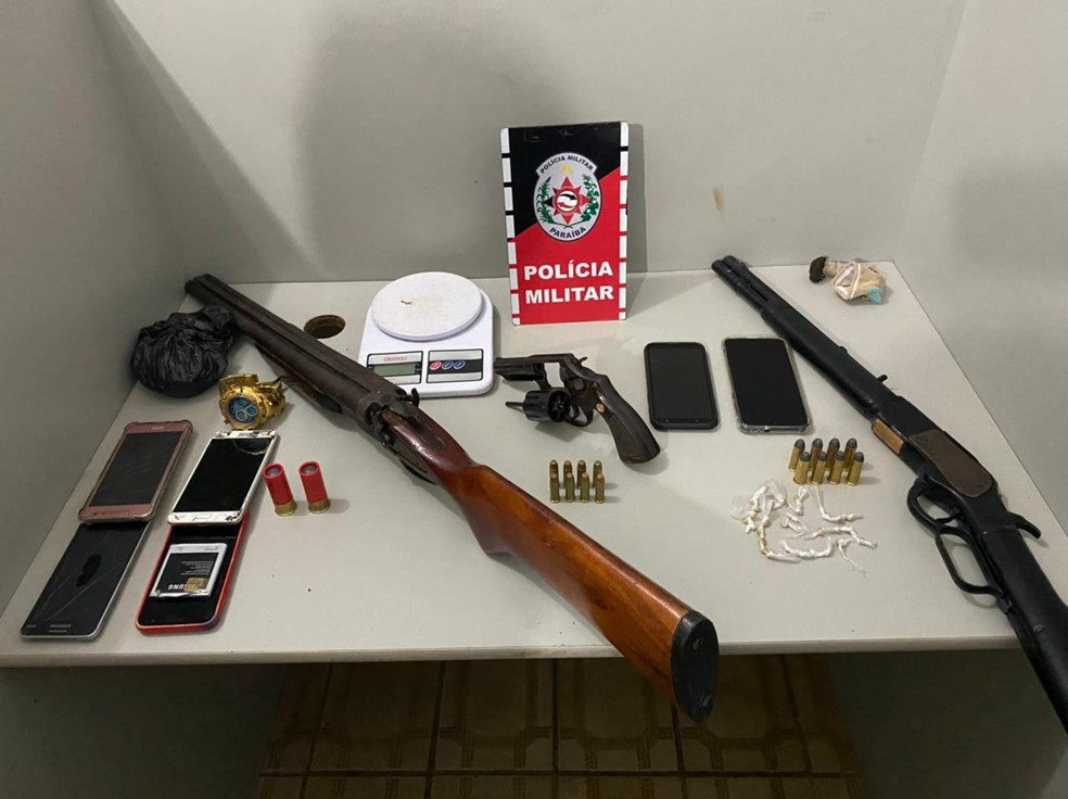 Seis suspeitos de fazerem parte de facção criminosa são presos com armas e drogas, na Paraíba — Foto: Divulgação/Polícia Civil
