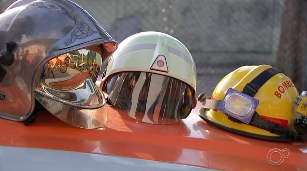 Bombeiros voluntários de Várzea Paulista fazem vaquinha para comprar caminhão — Foto: Reprodução/TV TEM