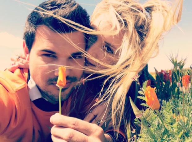 Billie Lourd e Taylor Lautner (Foto: Reprodução/Instagram)